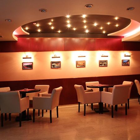 Hotel Praha Oujhorod Extérieur photo