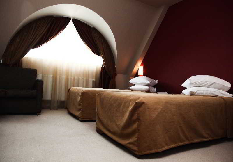 Hotel Praha Oujhorod Extérieur photo