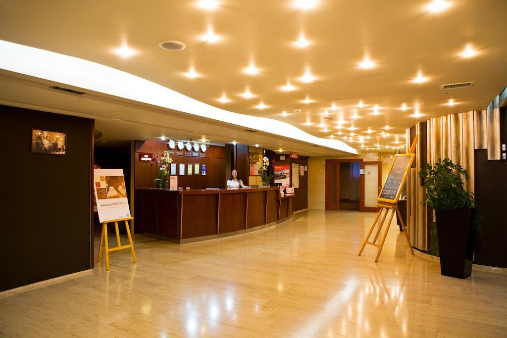 Hotel Praha Oujhorod Extérieur photo