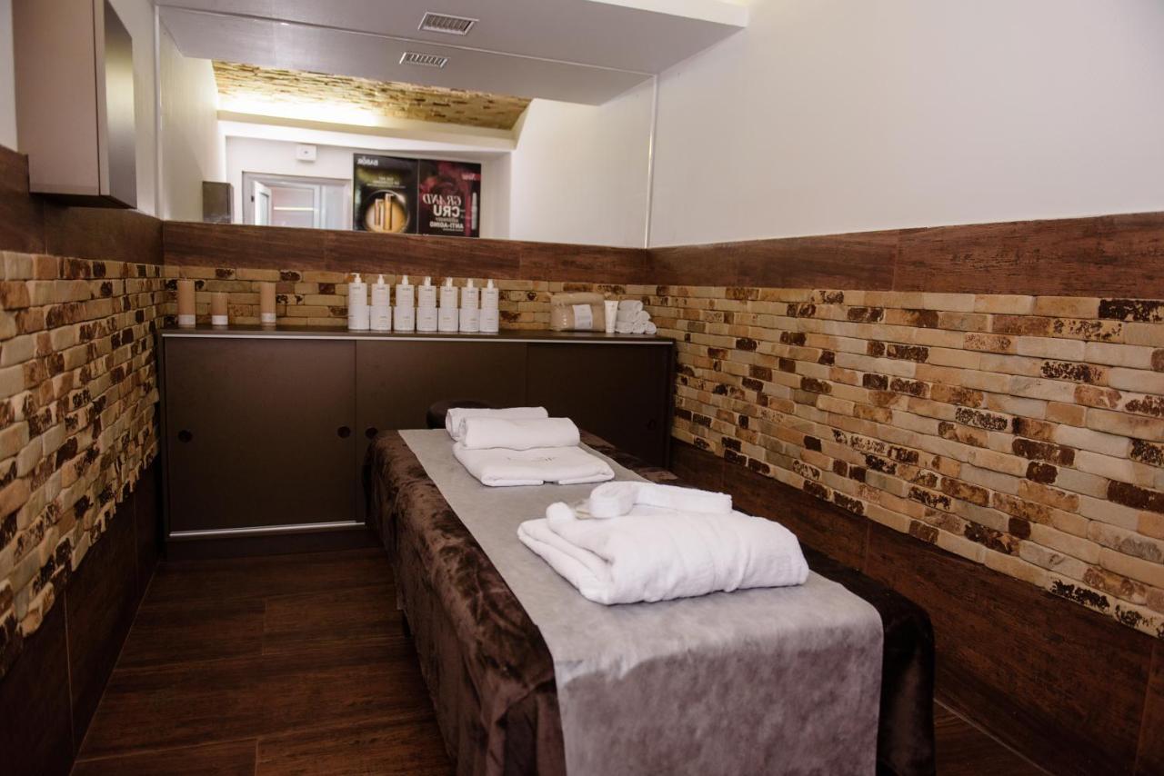 Hotel Praha Oujhorod Extérieur photo